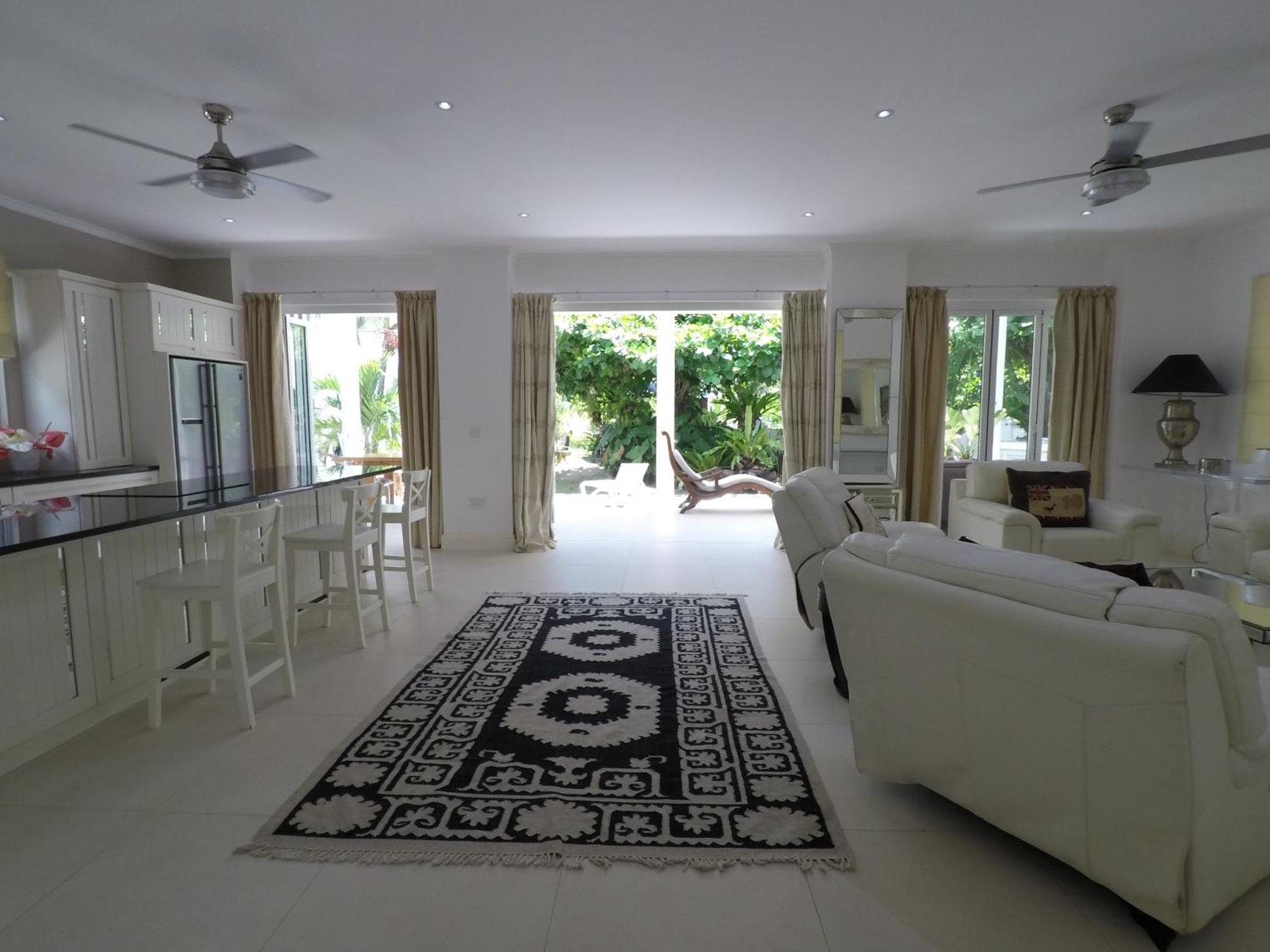 Las Brisas Villa - Chateau Elysium Beau Vallon  Extérieur photo
